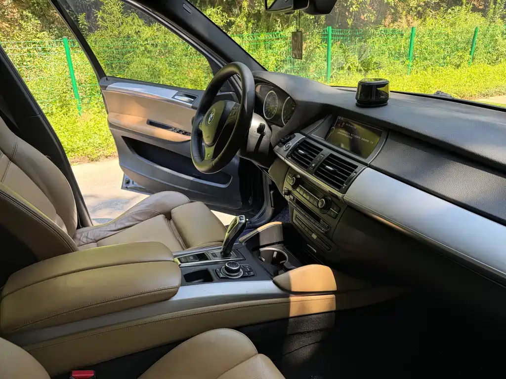 BMW X5 M — миниатюра 16