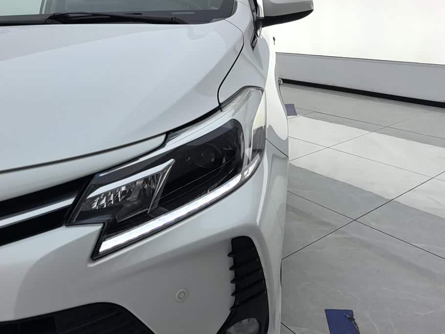 Toyota Vios 1.5 л 2023 г. Белый, пробег 25000 км