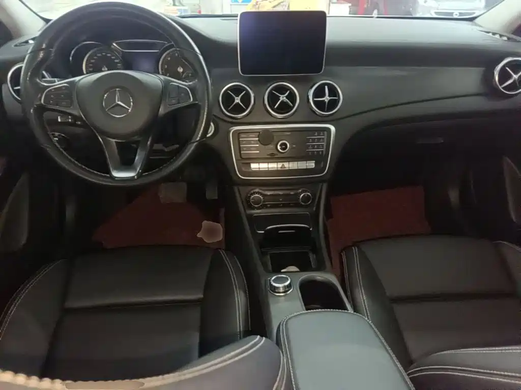Mercedes-Benz GLA — миниатюра 10