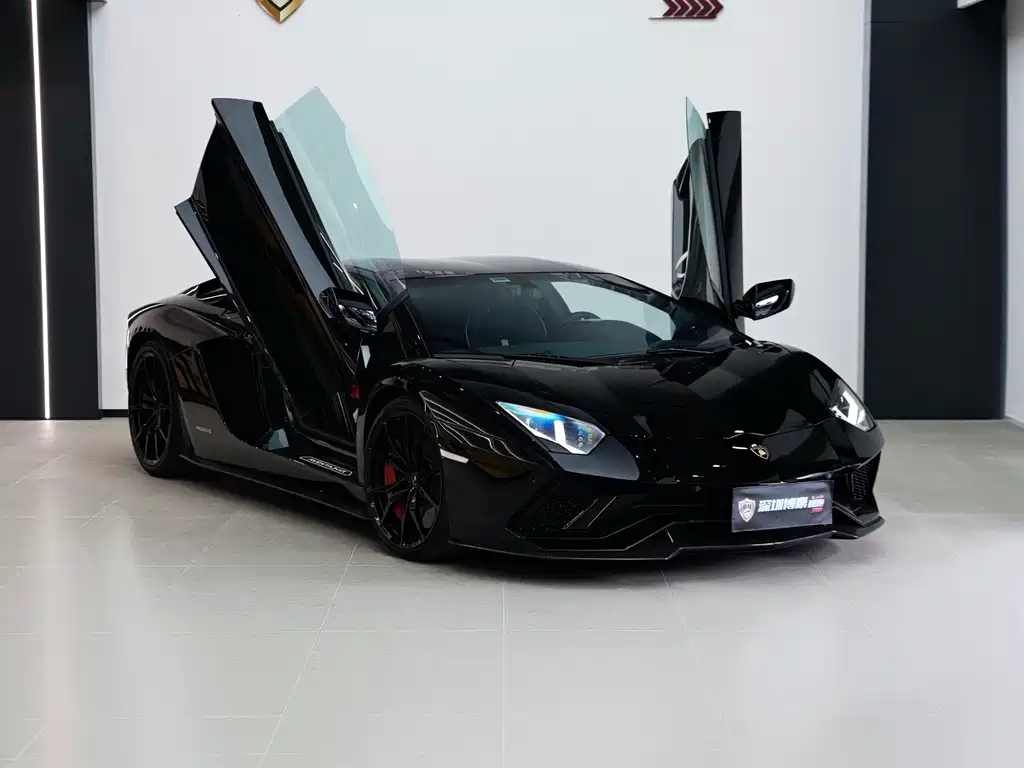 Lamborghini Aventador — миниатюра 2