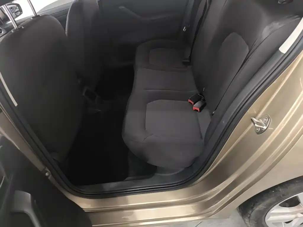 Volkswagen Jetta — миниатюра 17
