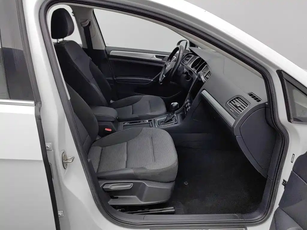 Volkswagen Golf — миниатюра 23