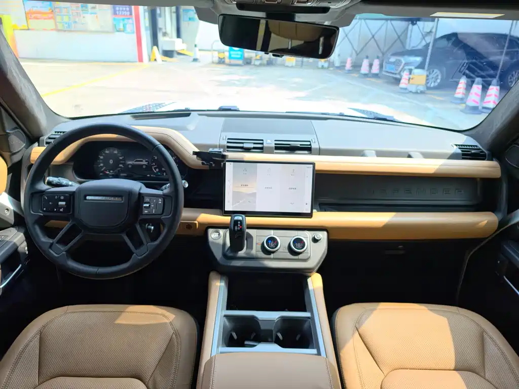 Land Rover Defender — миниатюра 8