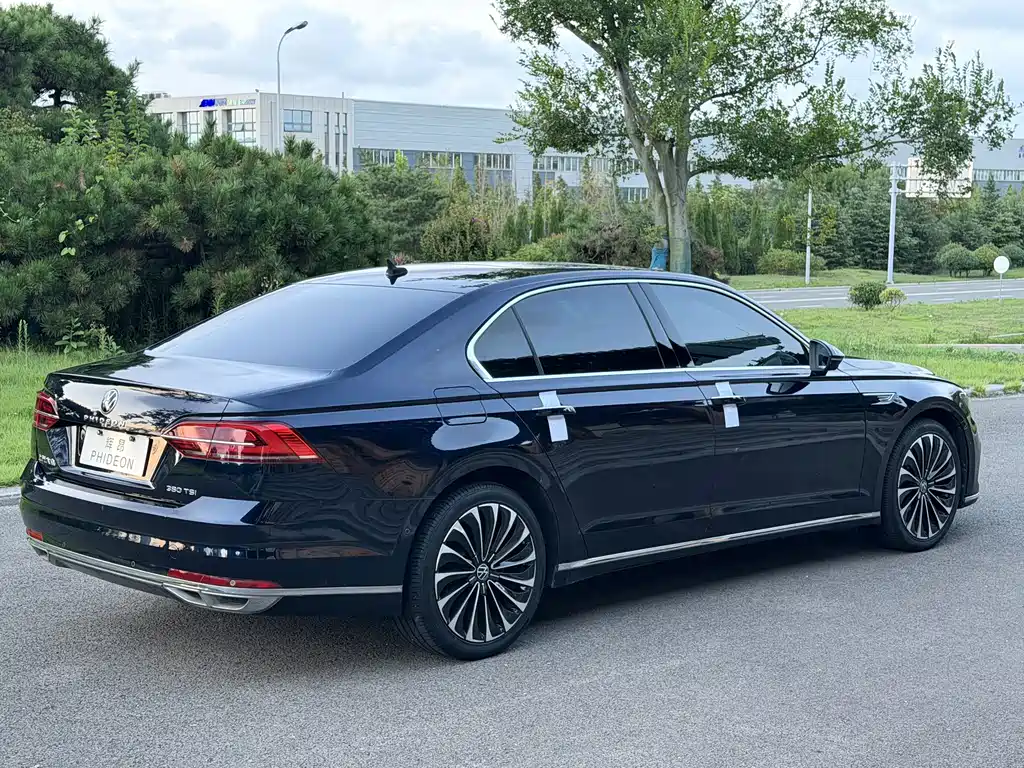 Volkswagen Phideon — миниатюра 4