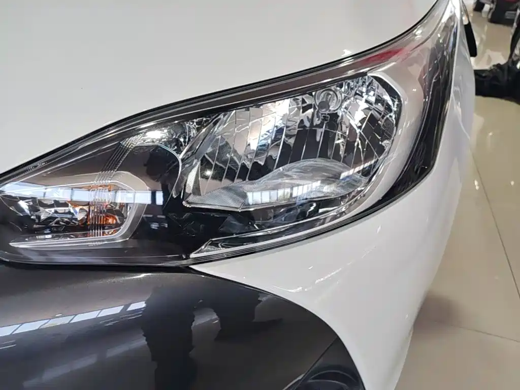 Toyota Yaris L — миниатюра 24