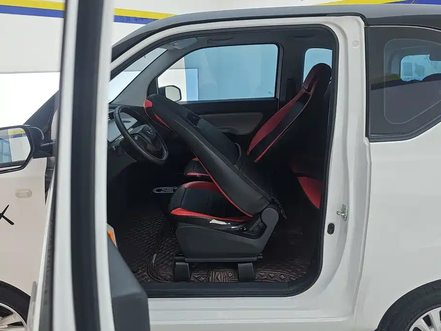 Wuling MINIEV — миниатюра 11
