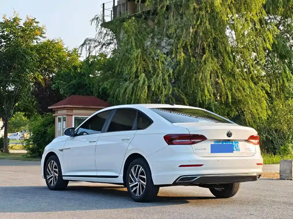 Volkswagen Lavida — миниатюра 6