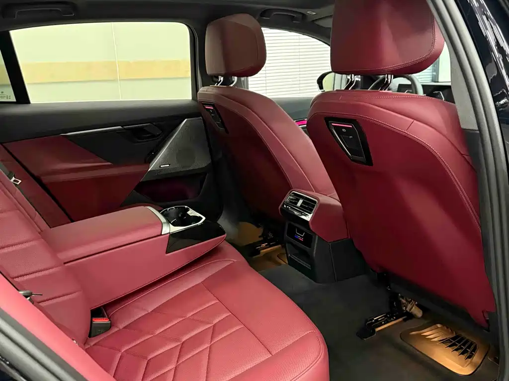 BMW 5 Series — миниатюра 16