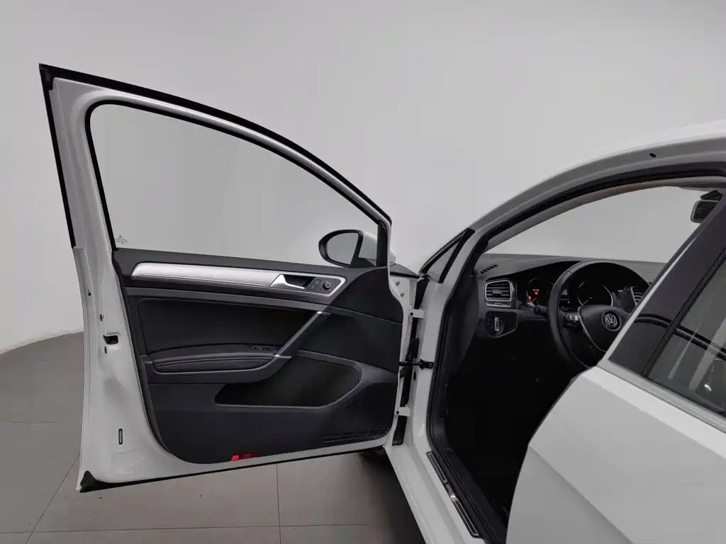 Volkswagen Golf — миниатюра 8
