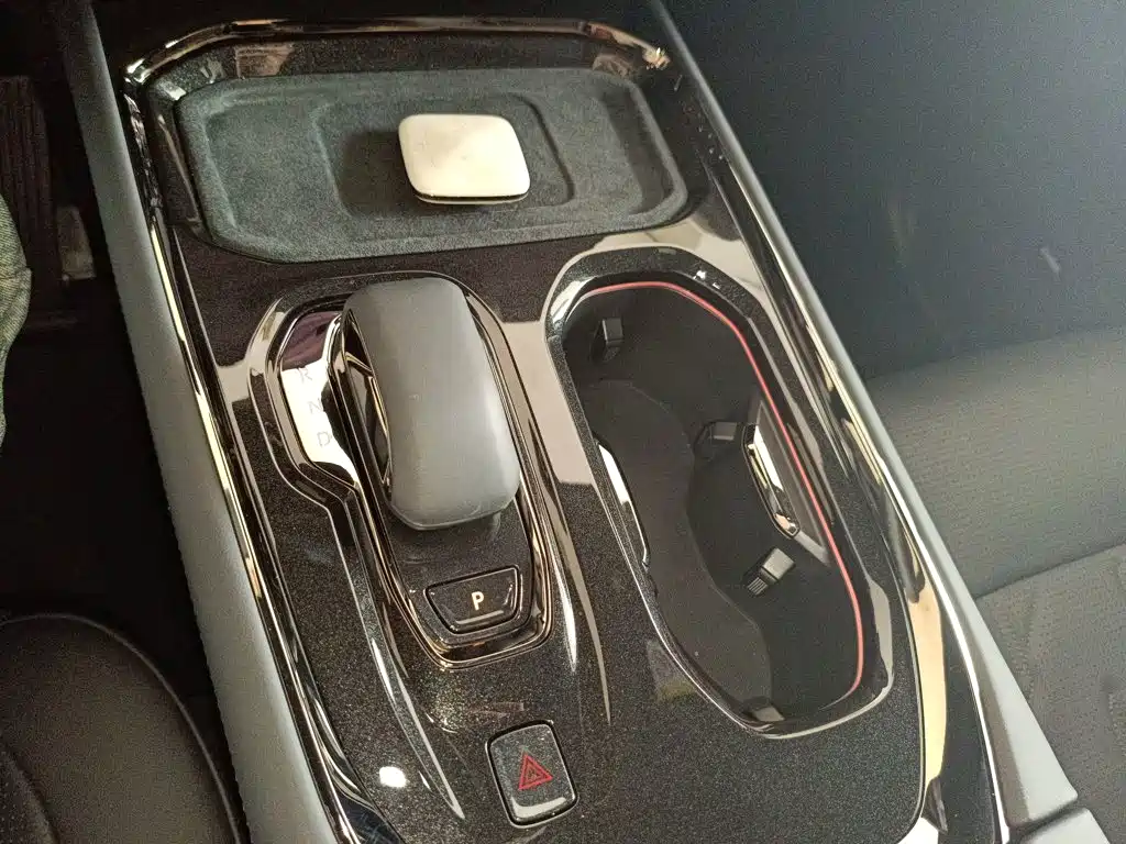 Zeekr 009 2024 мест Executive 108kWh