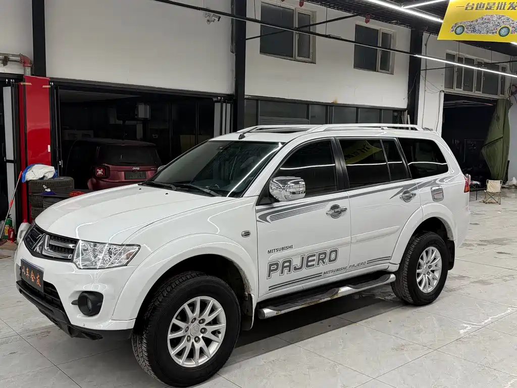 MITSUBISHI PAJERO JINCHANG