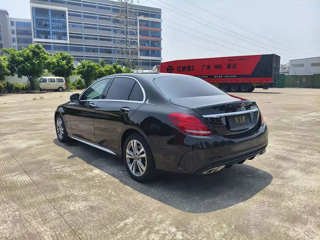 Mercedes-Benz C-Class — миниатюра 4