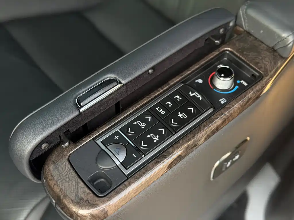 Toyota Vellfire — миниатюра 12