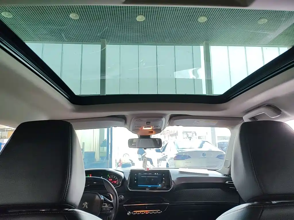 Peugeot 2008 — миниатюра 18