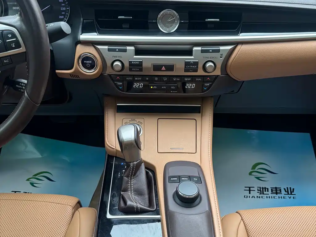 Lexus ES — миниатюра 14
