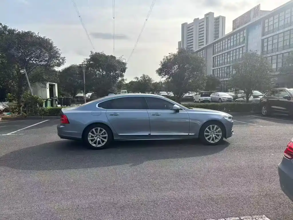 Volvo S90 — миниатюра 9