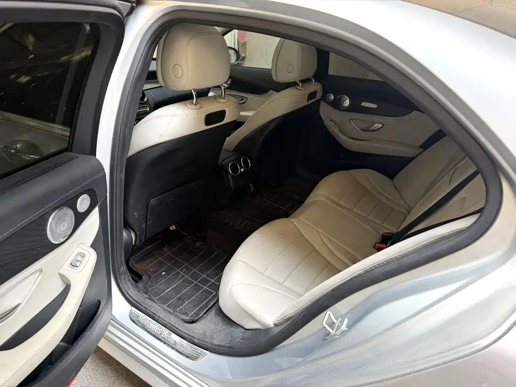 Mercedes-Benz C-Class — миниатюра 5