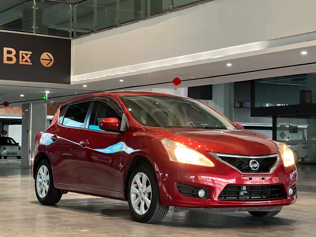 Nissan Tiida — миниатюра 3