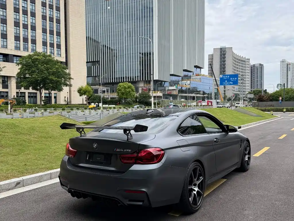 BMW M4 — миниатюра 6
