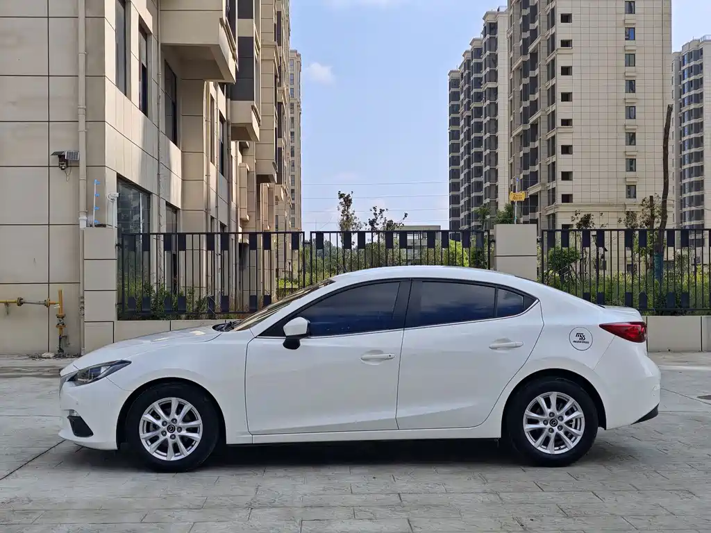 Mazda 3 Axela — миниатюра 4
