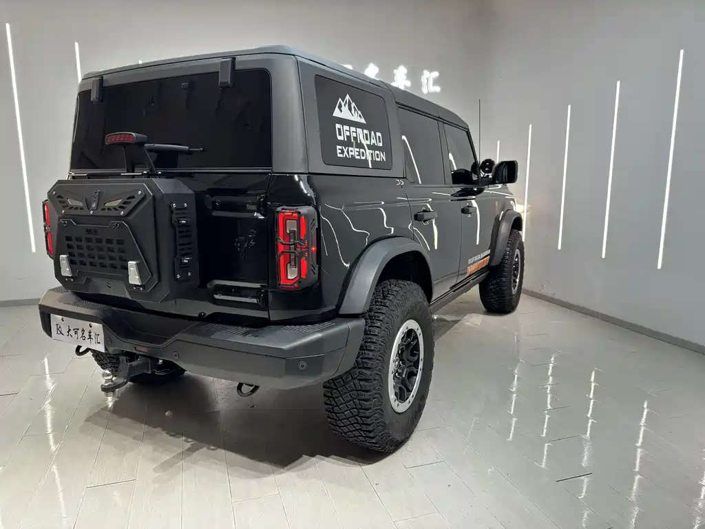 Ford Bronco — миниатюра 7