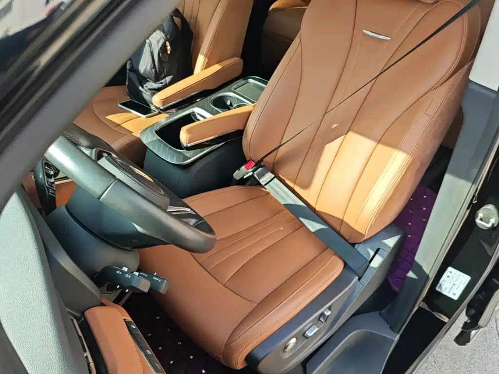 Hongqi Hongqi HQ9 PHEV — миниатюра 15