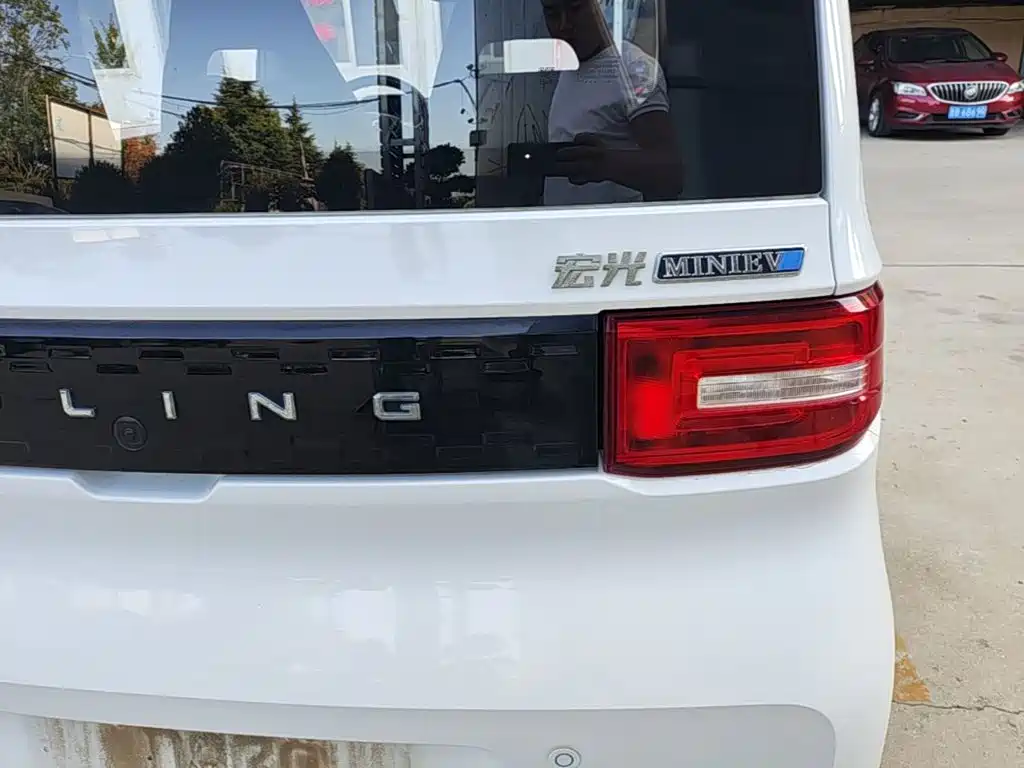 Wuling MINIEV — миниатюра 8