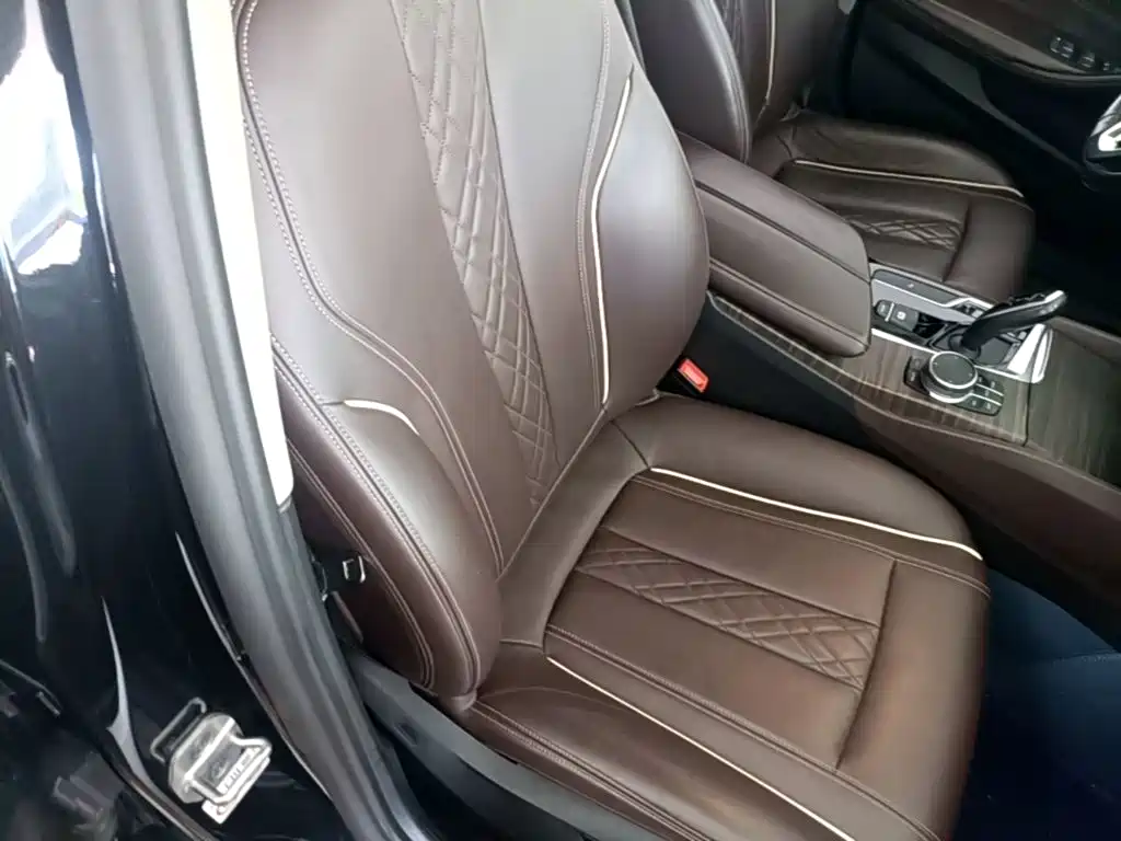BMW 5 Series — миниатюра 25