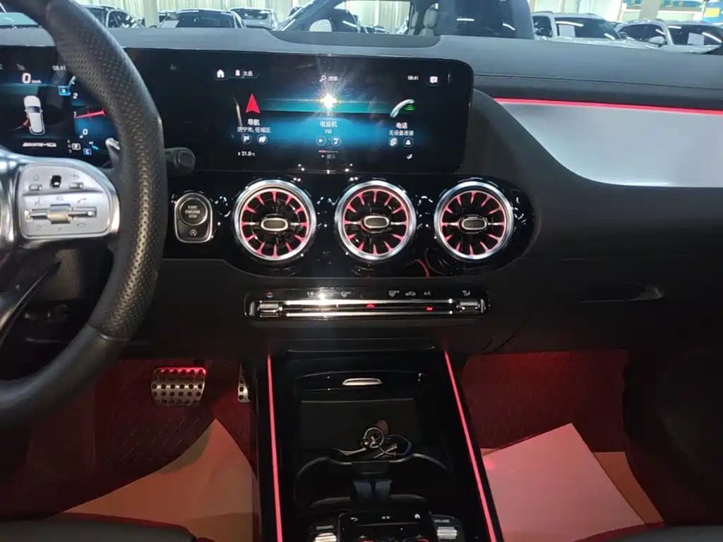 Mercedes-Benz GLA AMG — миниатюра 13