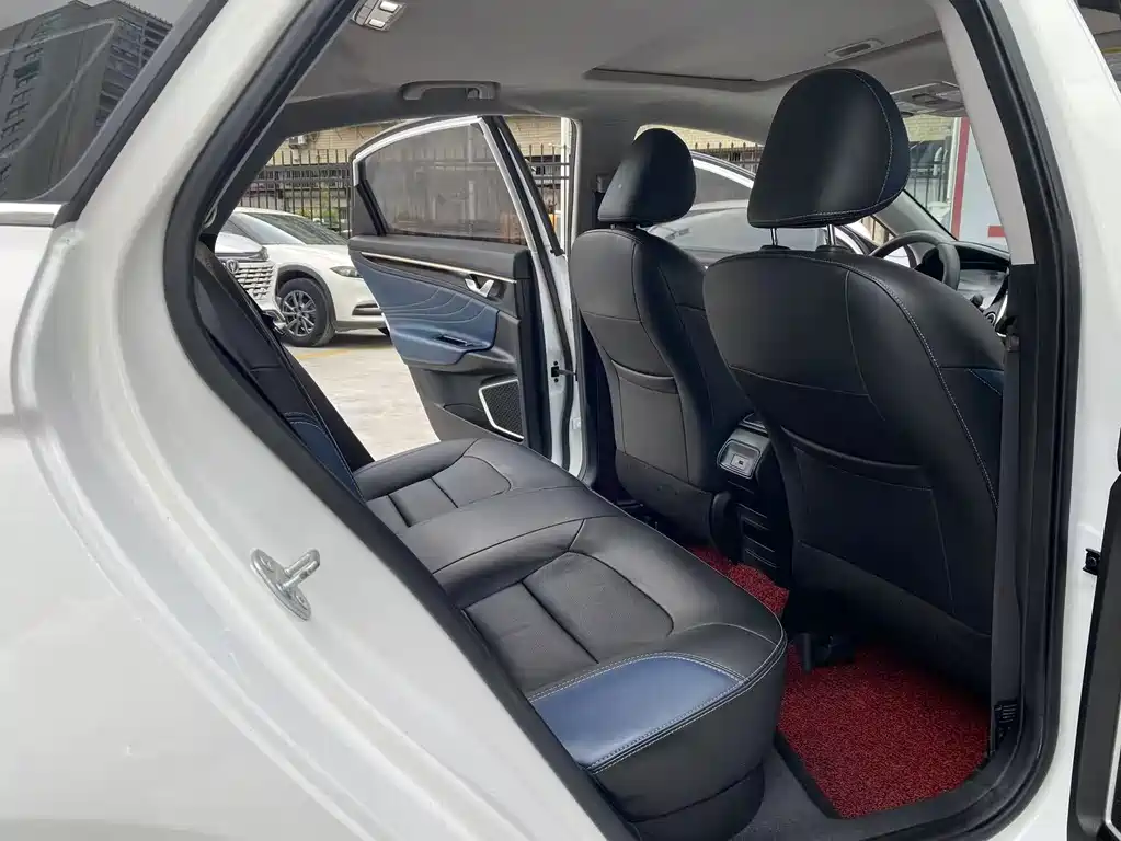 Geely Emgrand GL — миниатюра 12