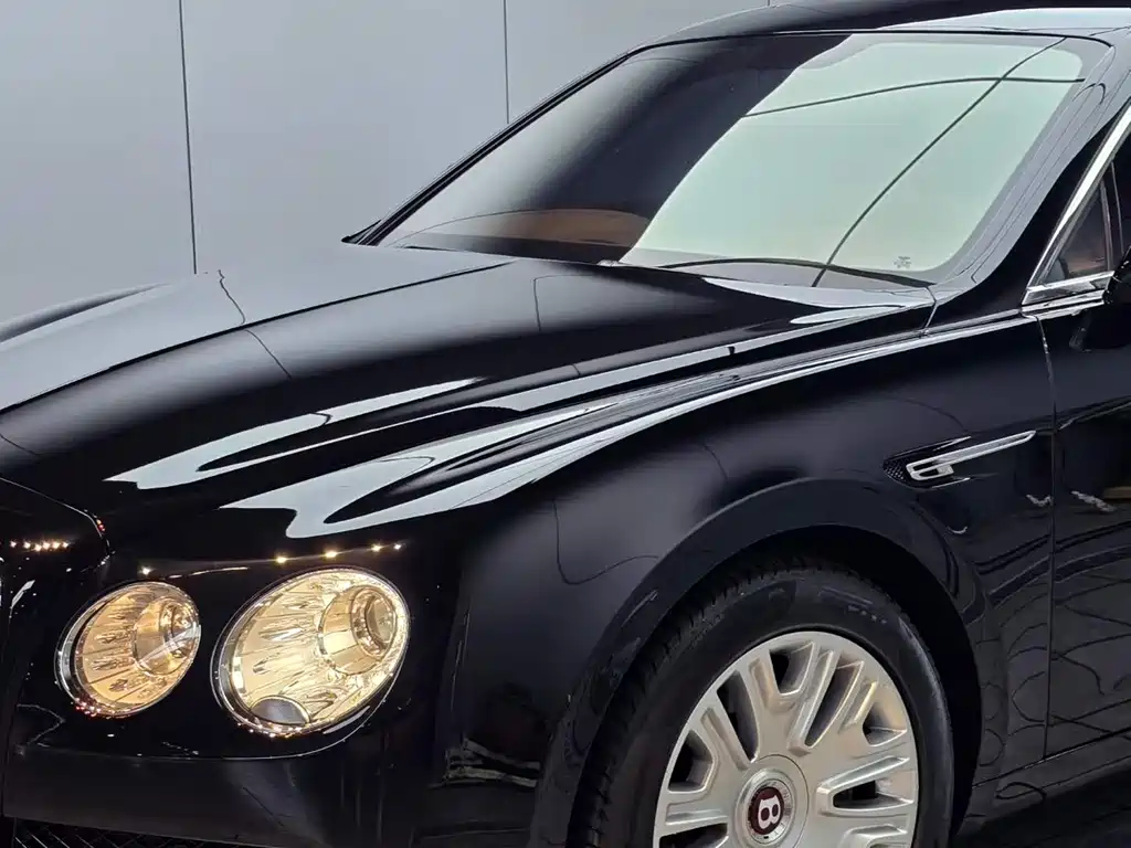 Bentley Flying Spur — миниатюра 2