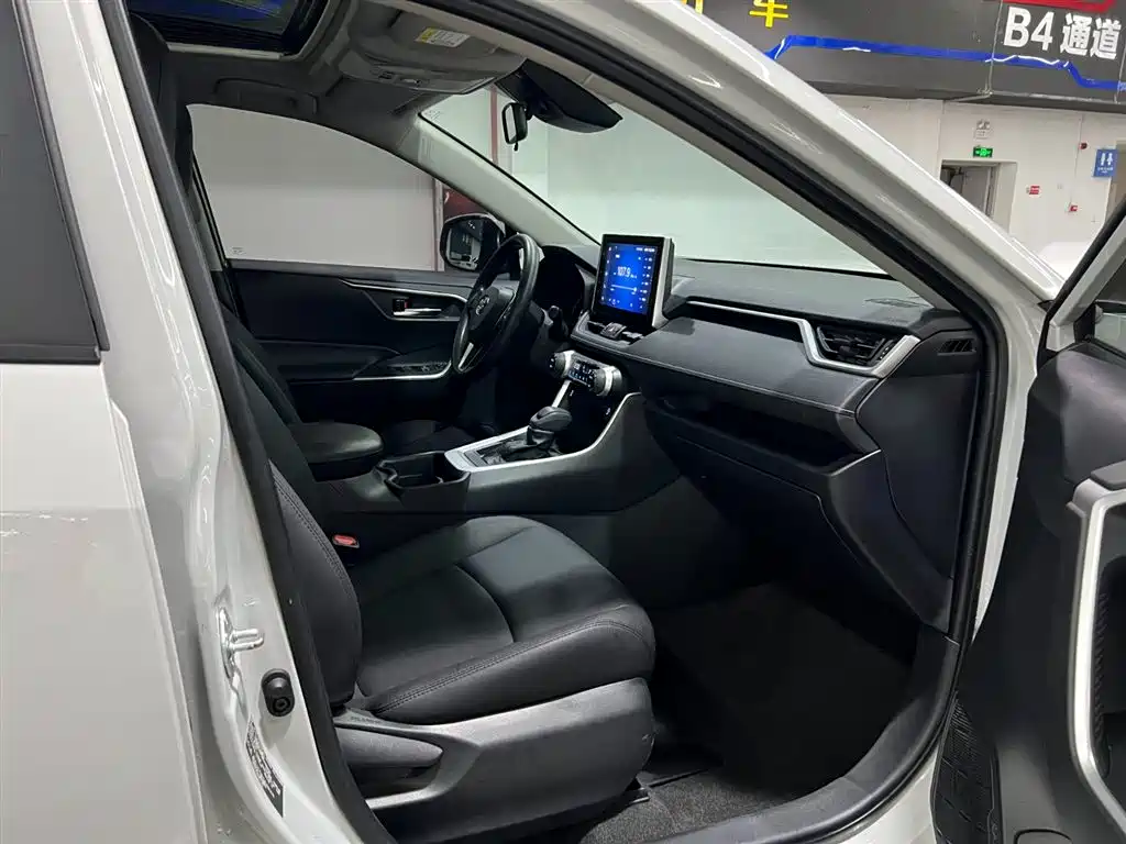 TOYOTA RAV4 RONGFANG