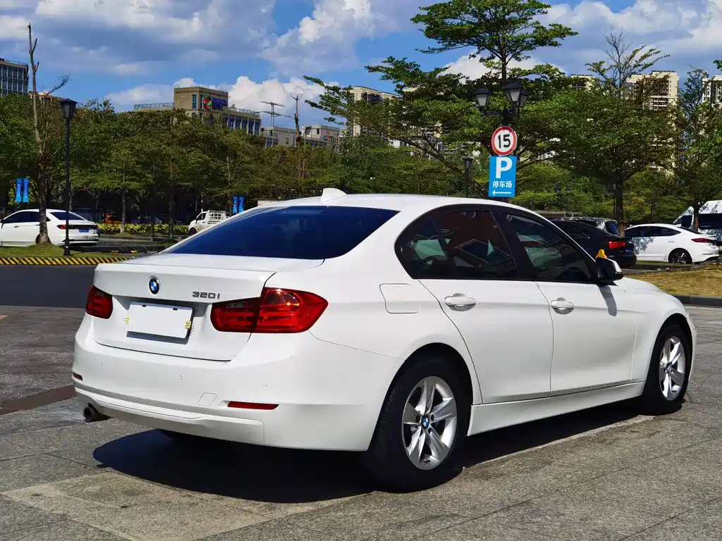 BMW 3 Series — миниатюра 6