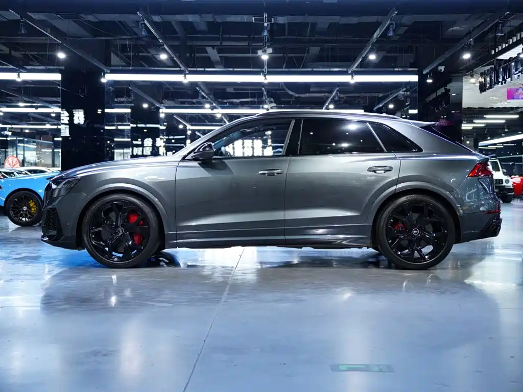 Audi RS Q8 — миниатюра 4