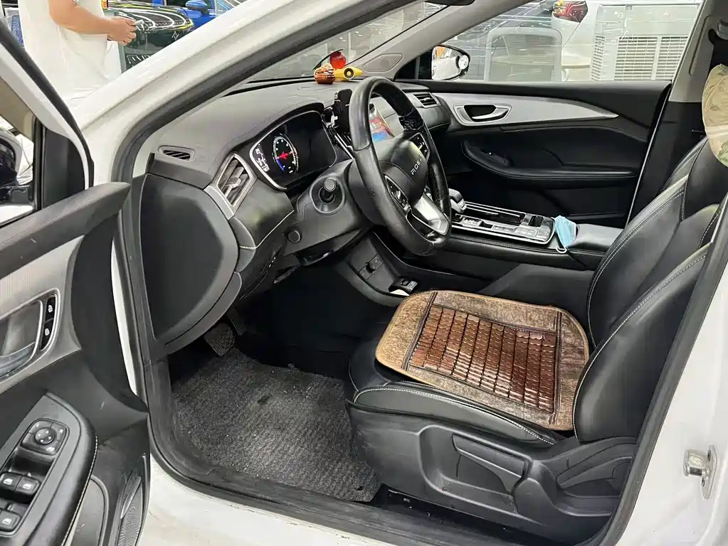 Roewe i6 MAX New Energy — миниатюра 7