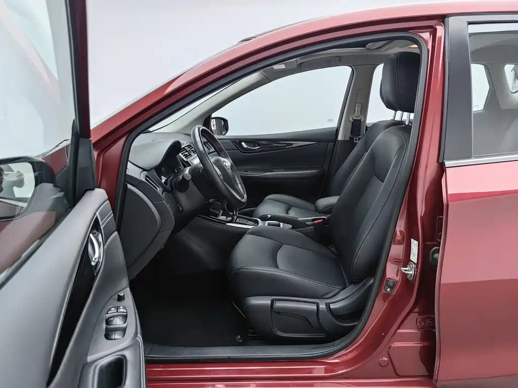 Nissan Tiida — миниатюра 10