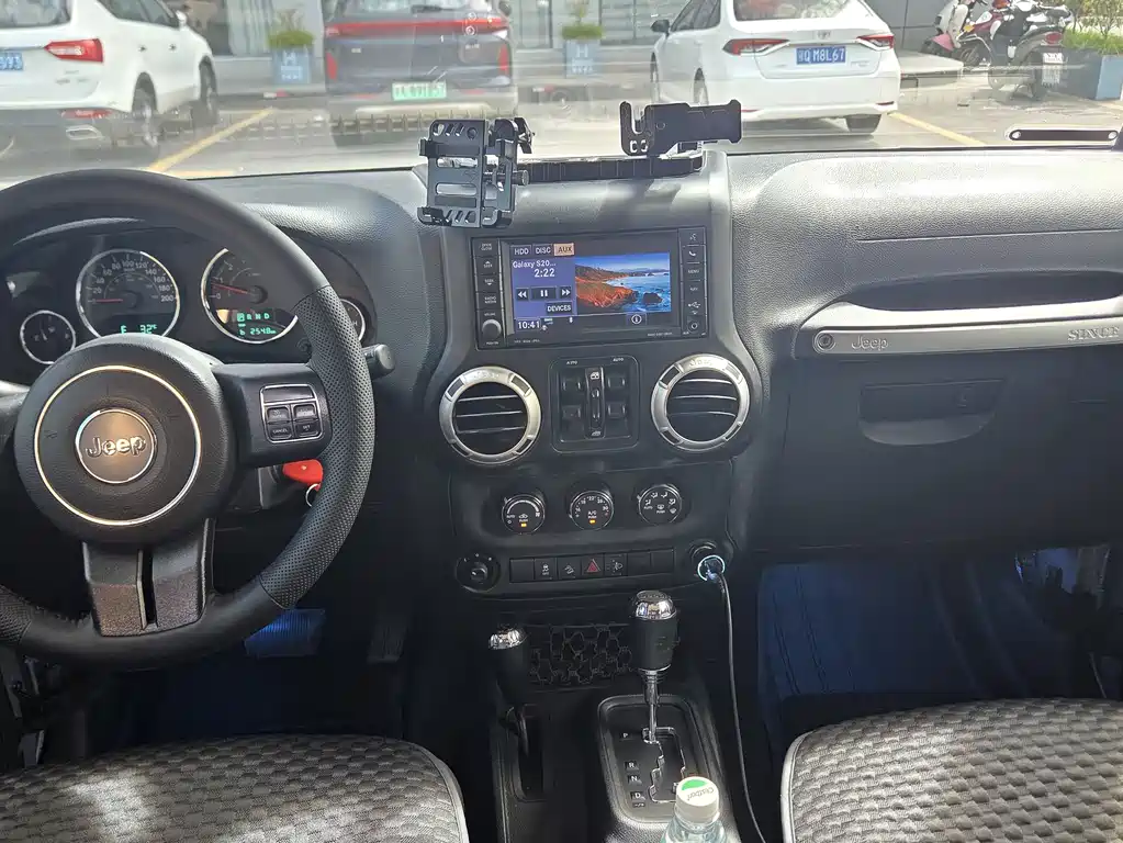Jeep Wrangler — миниатюра 6