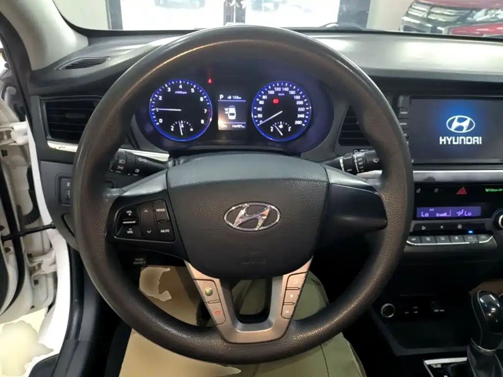 Hyundai Mistra — миниатюра 11