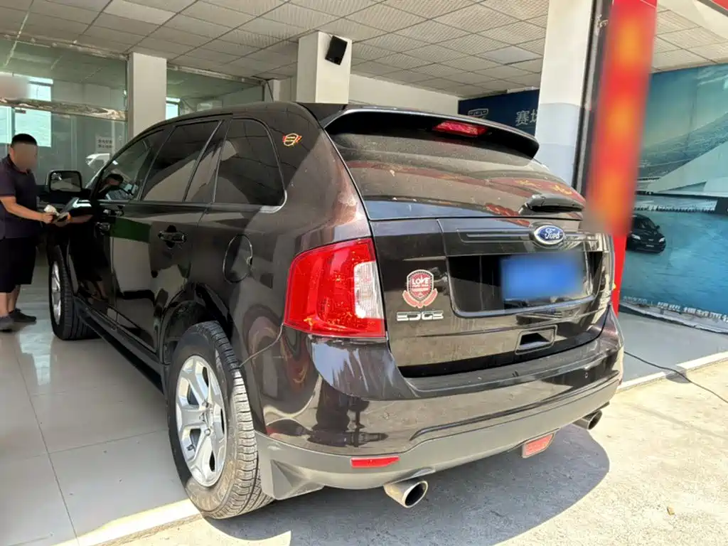 Ford Edge (Import) — миниатюра 9