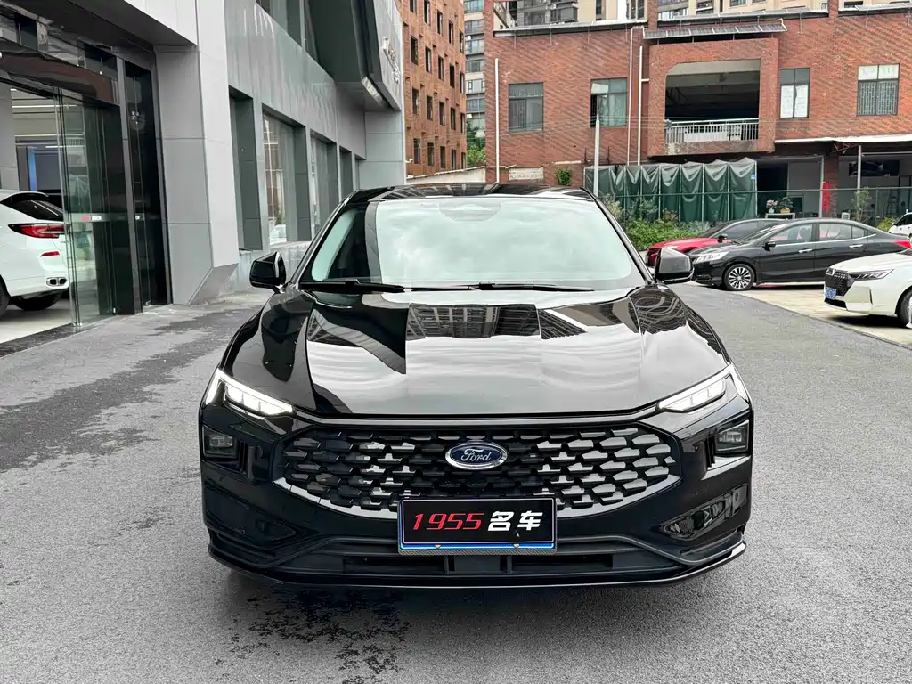 Ford Mondeo 2025 2.0T EcoBoost Luxury