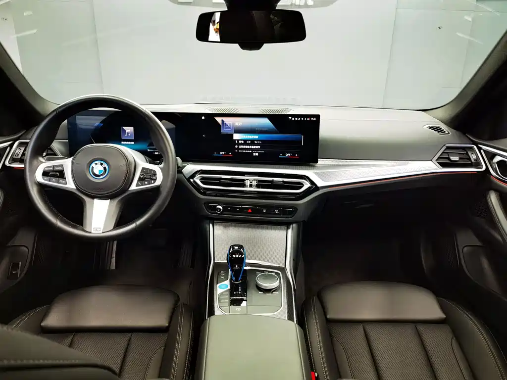 BMW i4 — миниатюра 19