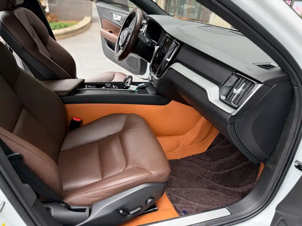 Volvo S60 — миниатюра 4
