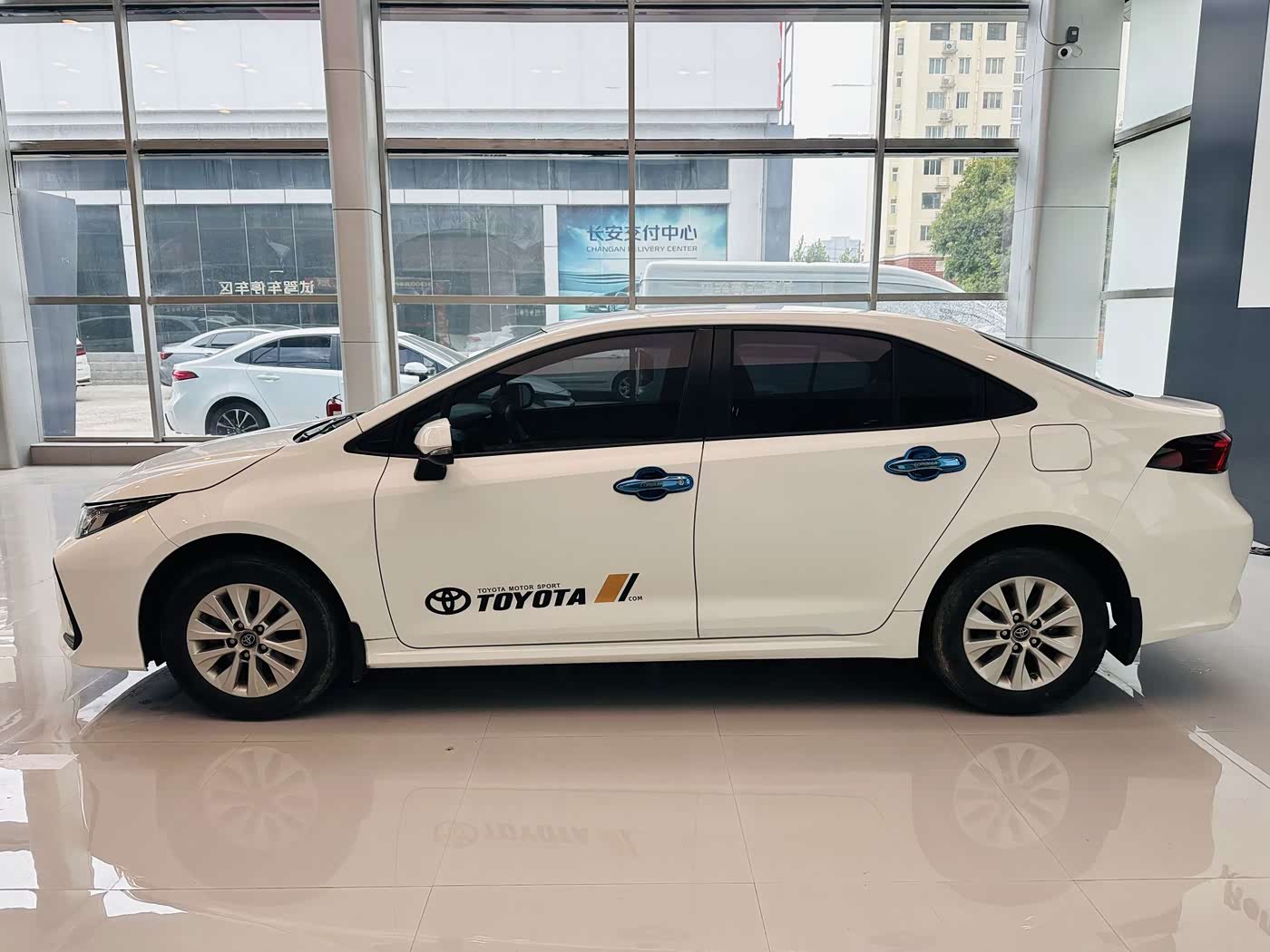 Toyota Corolla 1.2 л 2022 г. Белый, пробег 29000 км