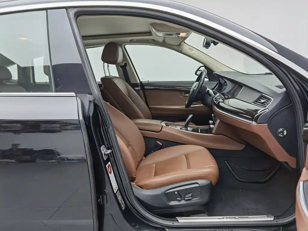 BMW 5 Series GT — миниатюра 23