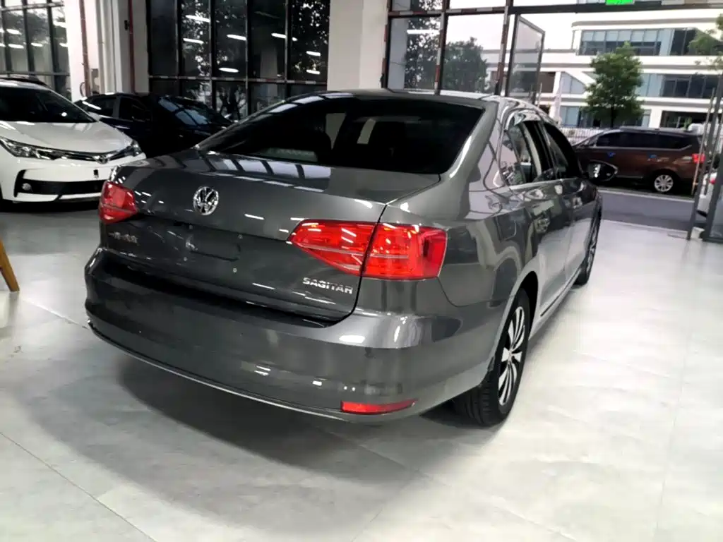 Volkswagen Sagitar — миниатюра 7