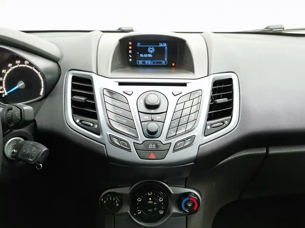 Ford Fiesta — миниатюра 12