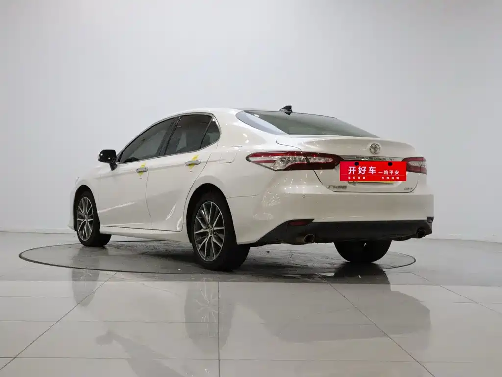 Toyota Camry — миниатюра 6