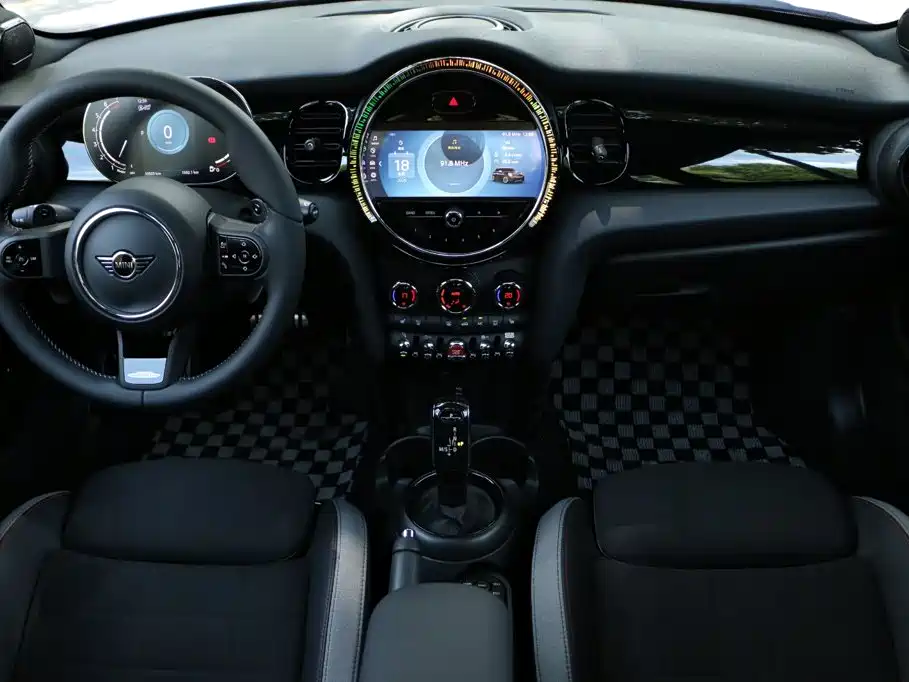 MINI MINI 2023 — фото 18
