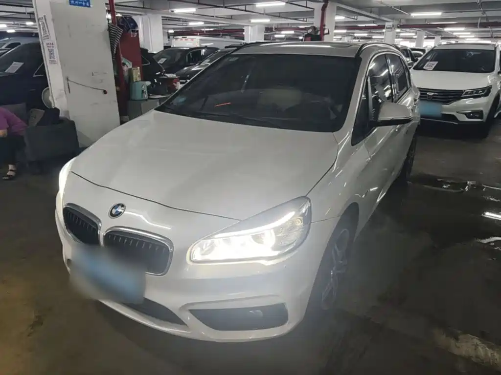BMW 2 Series Active Tourer — миниатюра 2