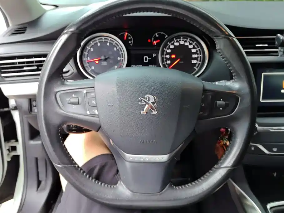 Peugeot 408 — миниатюра 15